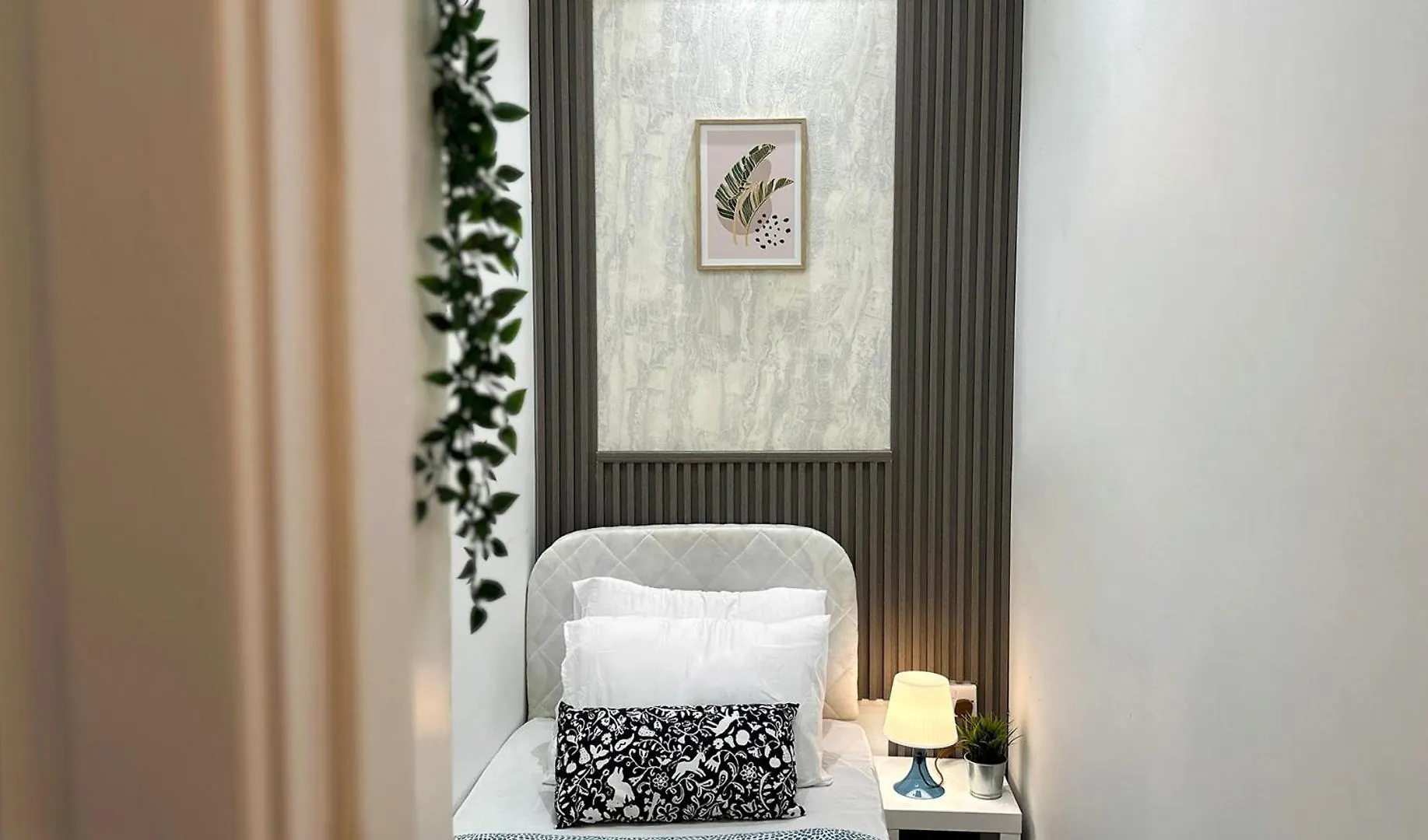 Atelier Partition Room In Tecom Near Internet City Metro Dubai