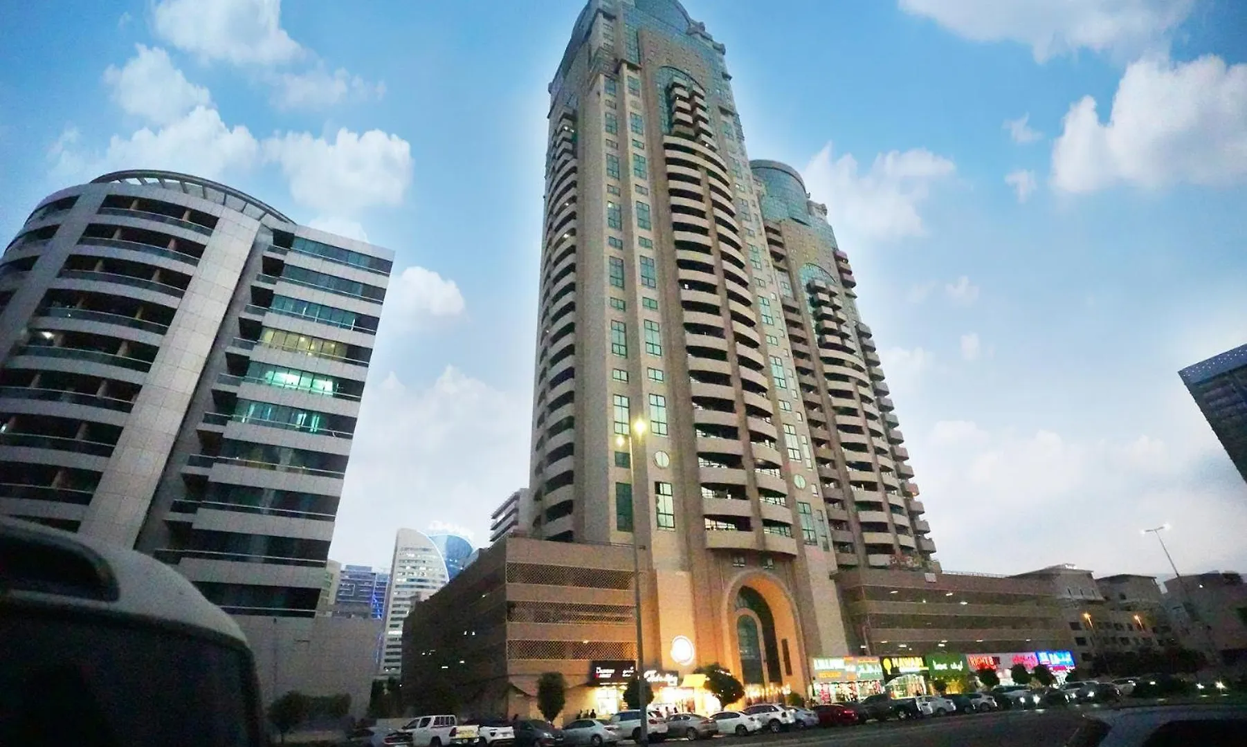 Atelier Partition Room In Tecom Near Internet City Metro Dubai 0*,