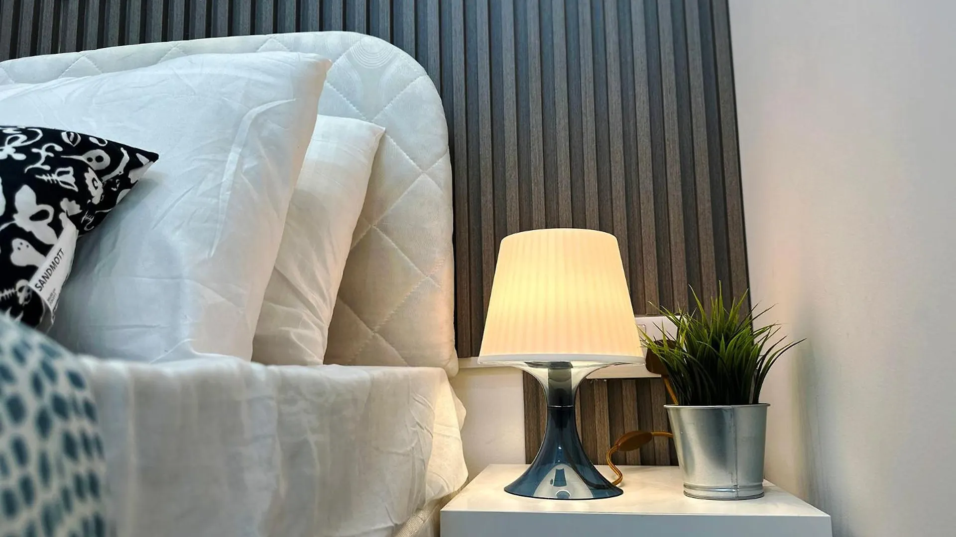 Atelier Partition Room In Tecom Near Internet City Metro Dubai Homestay