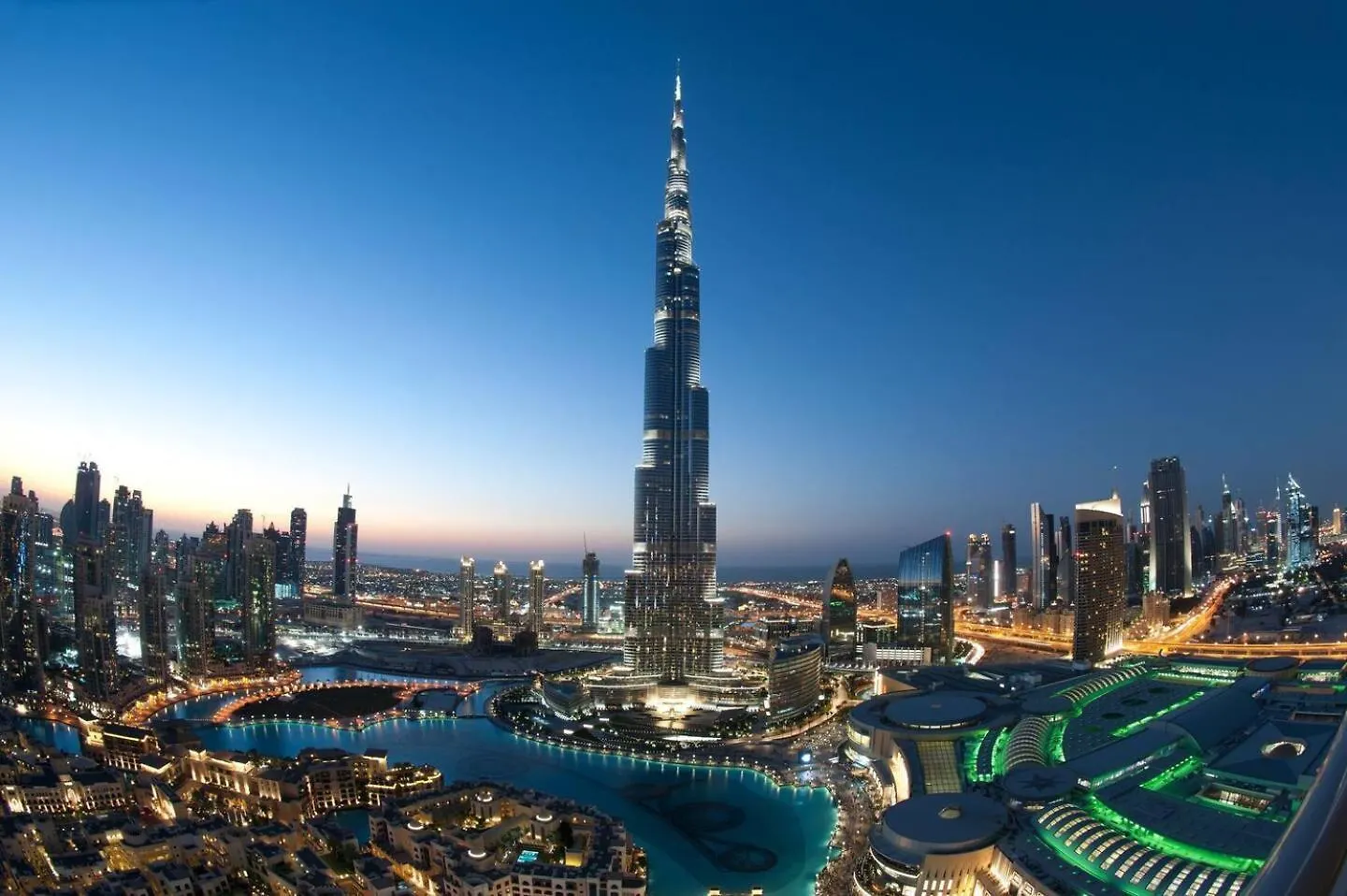 Homestay Atelier Partition Room In Tecom Near Internet City Metro Dubai United Arab Emirates
