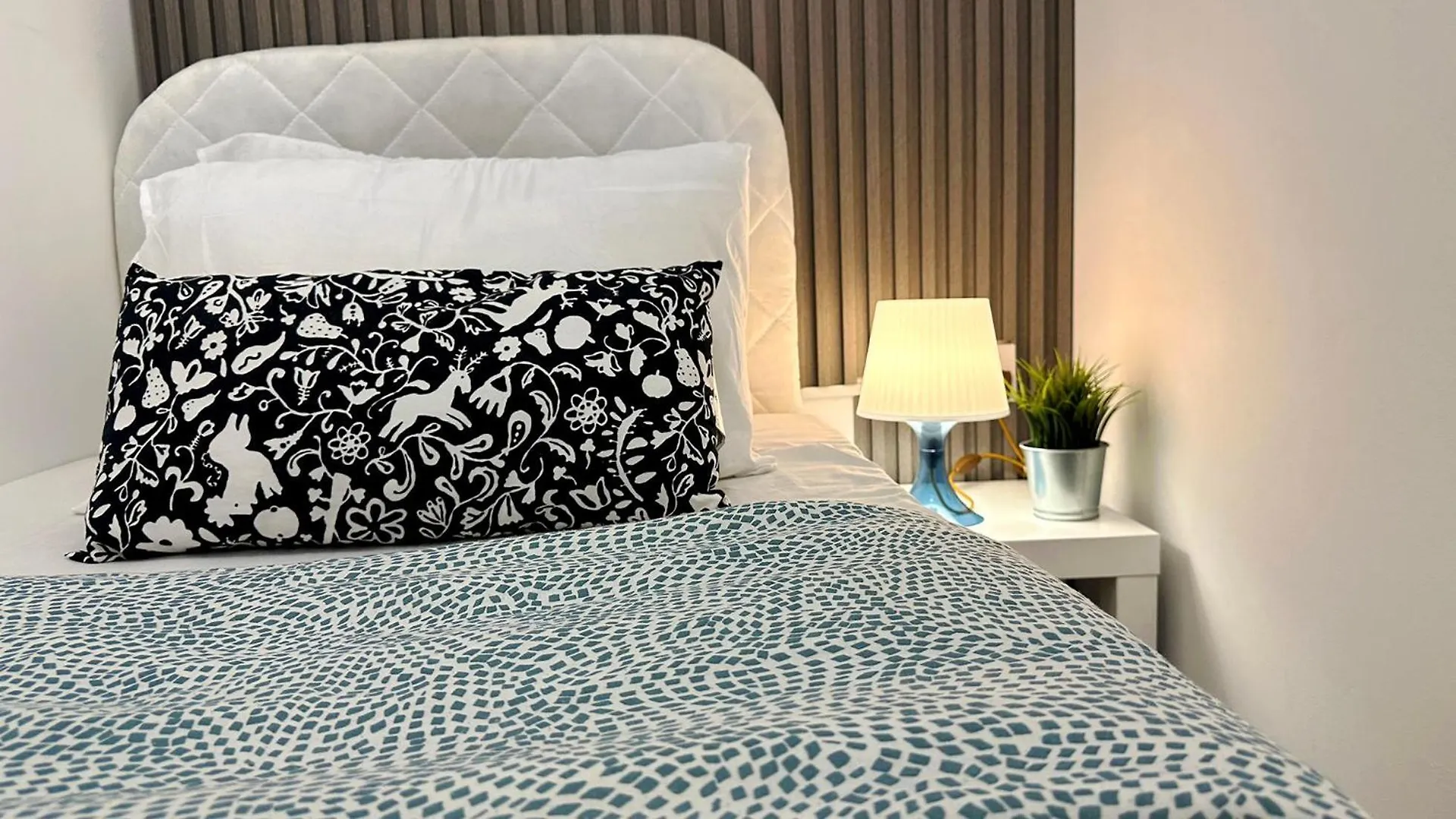 Homestay Atelier Partition Room In Tecom Near Internet City Metro Dubai